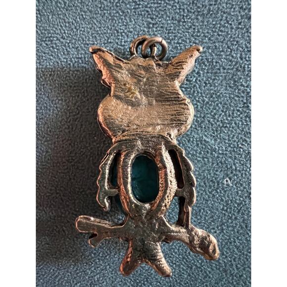 Vintage Owl Pendant – Dyed Howlite Belly & Faux Turquoise Eyes Boho Retro Charm - Picture 3 of 6